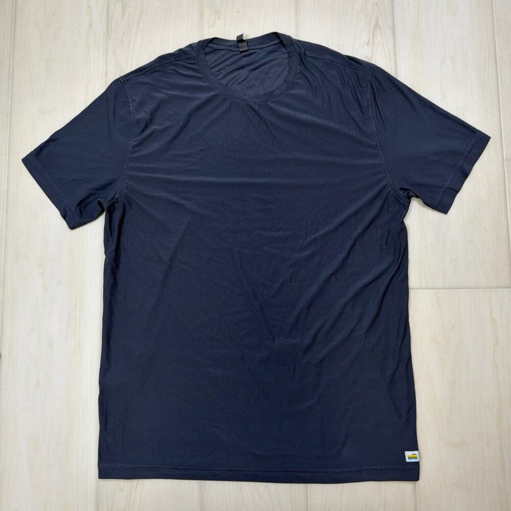 Vuori Strato Tech Tee Men Grey Short Sleeve Gym Shirt Size XL